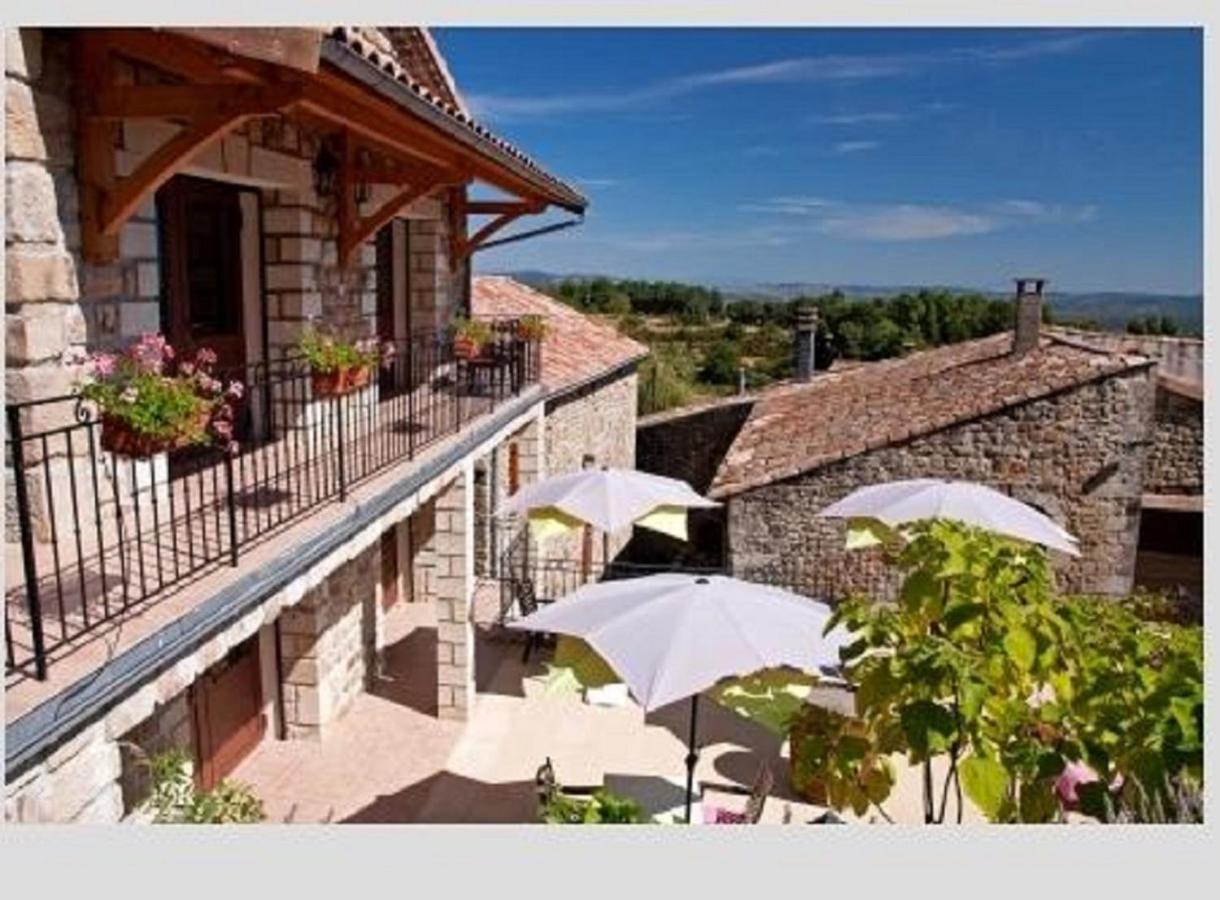 Aux Vieux Arceaux Hotel Mercuer Exterior photo